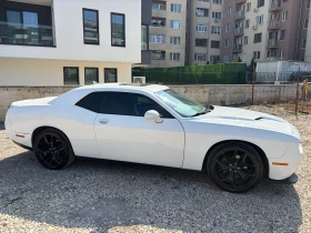Dodge Challenger SXT Plus, SRT Optic, обдухване, подгреви - 16500 € / 32271.19 лв. - 54058155 8
