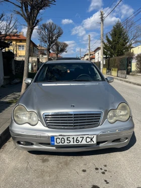 Mercedes-Benz 220 