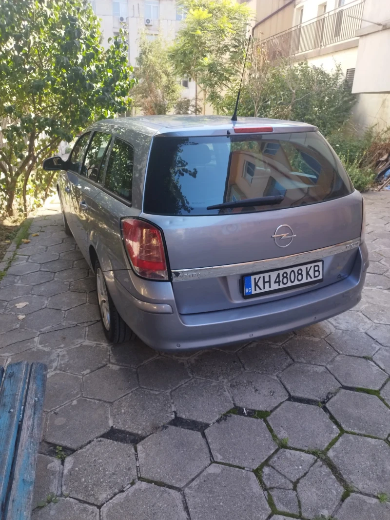 Opel Astra 1.9-120k.c, АВТОМАТ ПЕРФЕКТНА, снимка 14 - Автомобили и джипове - 47427437