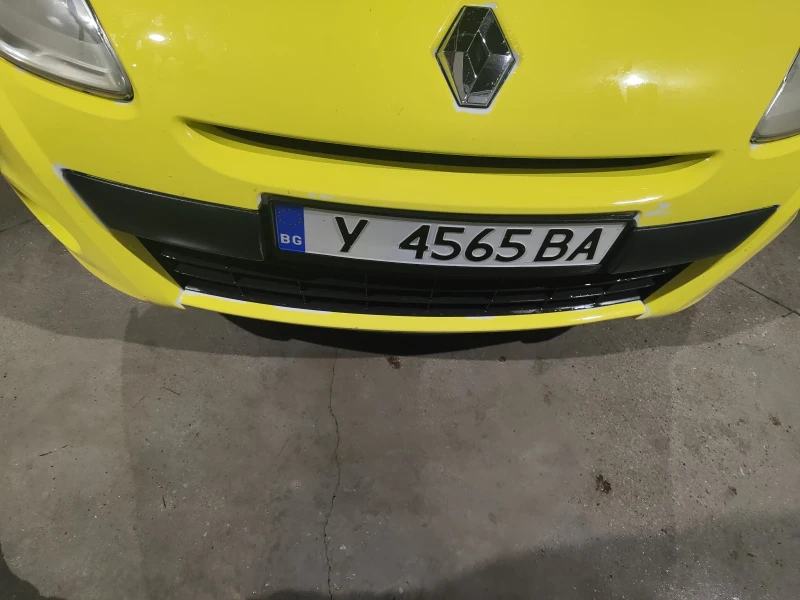 Renault Clio 1.5, снимка 12 - Автомобили и джипове - 47711368