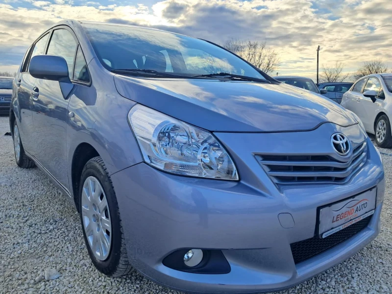 Toyota Verso 2.0D4D, снимка 3 - Автомобили и джипове - 48862635