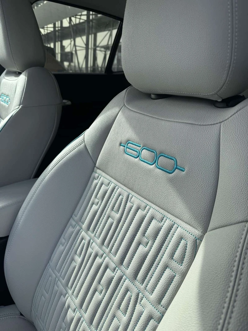 Fiat 600 LA PRIMA 1.2 100 KW 145 hp FWD MHEV 6DCT, снимка 8 - Автомобили и джипове - 52439718