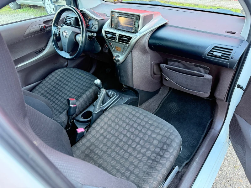 Toyota IQ, снимка 13 - Автомобили и джипове - 52849417