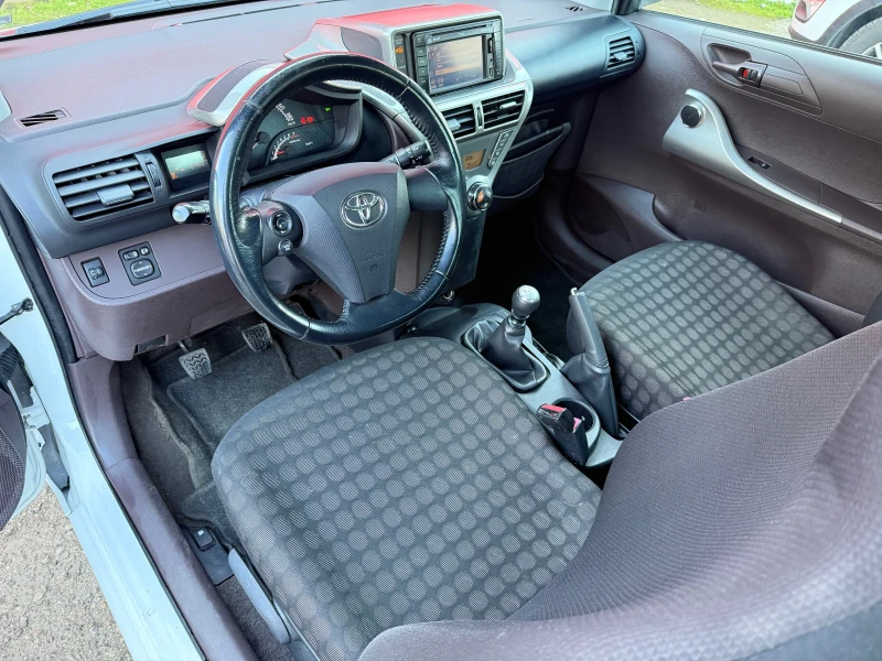 Toyota IQ, снимка 10 - Автомобили и джипове - 52849417
