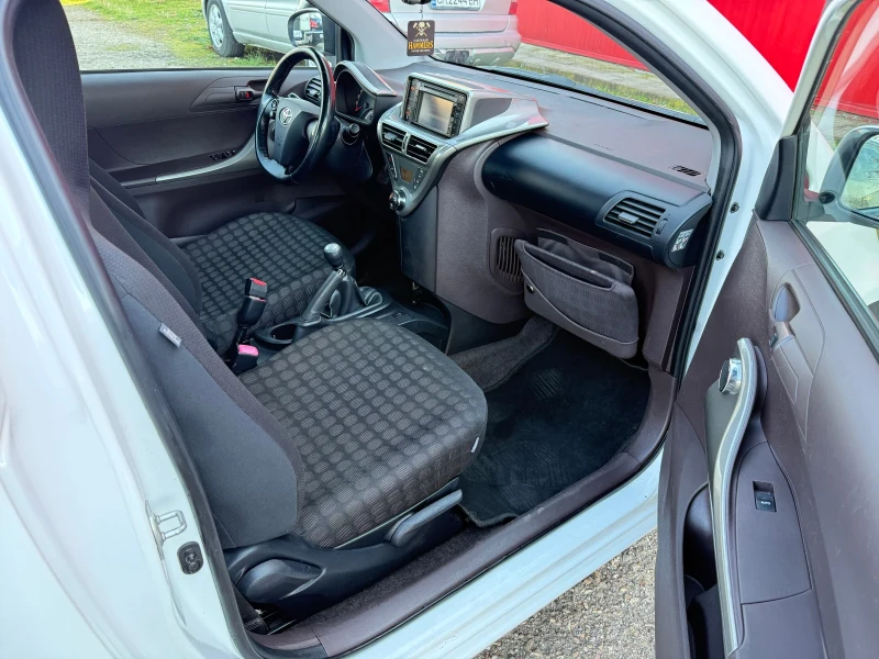 Toyota IQ, снимка 12 - Автомобили и джипове - 52849417