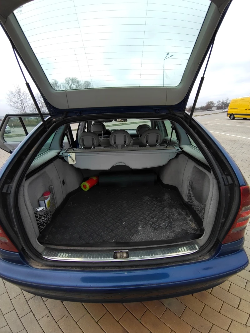 Mercedes-Benz C 220, снимка 4 - Автомобили и джипове - 52904726