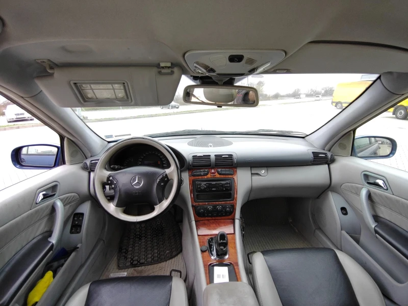 Mercedes-Benz C 220, снимка 8 - Автомобили и джипове - 52904726
