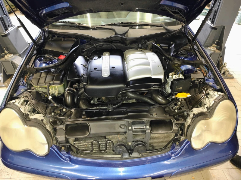 Mercedes-Benz C 220, снимка 13 - Автомобили и джипове - 52904726