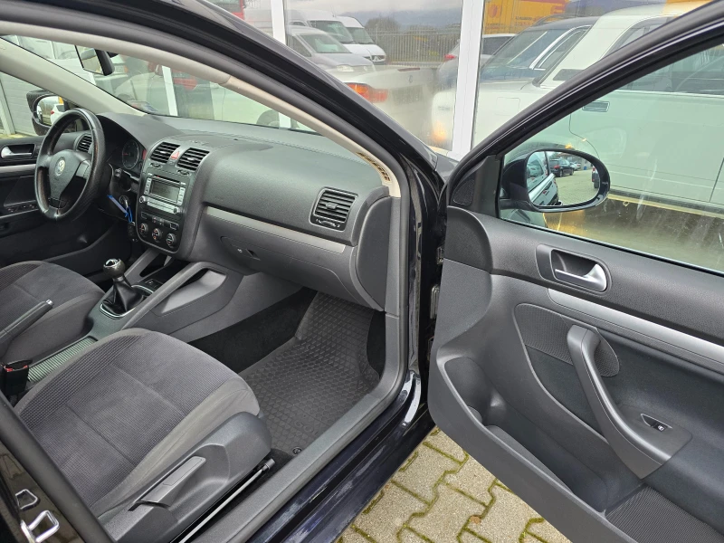 VW Golf 1.9 TDi !!, снимка 16 - Автомобили и джипове - 52970872