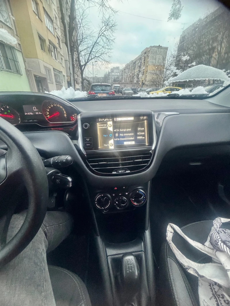 Peugeot 208, снимка 5 - Автомобили и джипове - 53002437