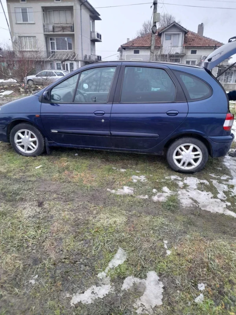 Renault Scenic, снимка 3 - Автомобили и джипове - 53211907