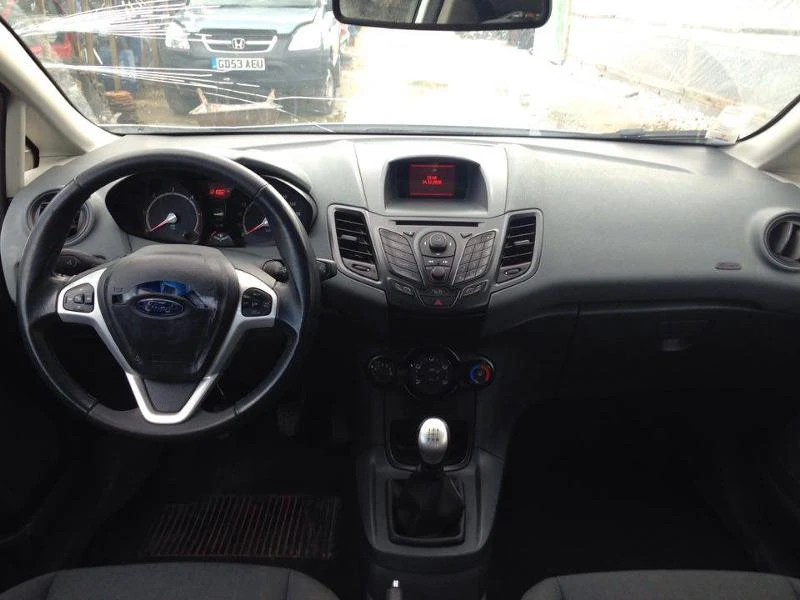 Ford Fiesta 1.6 tdci, снимка 12 - Автомобили и джипове - 18235367