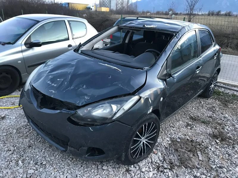 Mazda 2 1.3i, Facelift, DOHC 16V,ZJ-VE, снимка 2 - Автомобили и джипове - 23884885