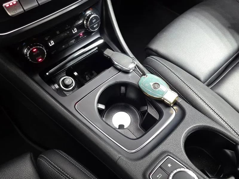 Mercedes-Benz CLA 250 САМО 30% АВАНС, снимка 17 - Автомобили и джипове - 55735104