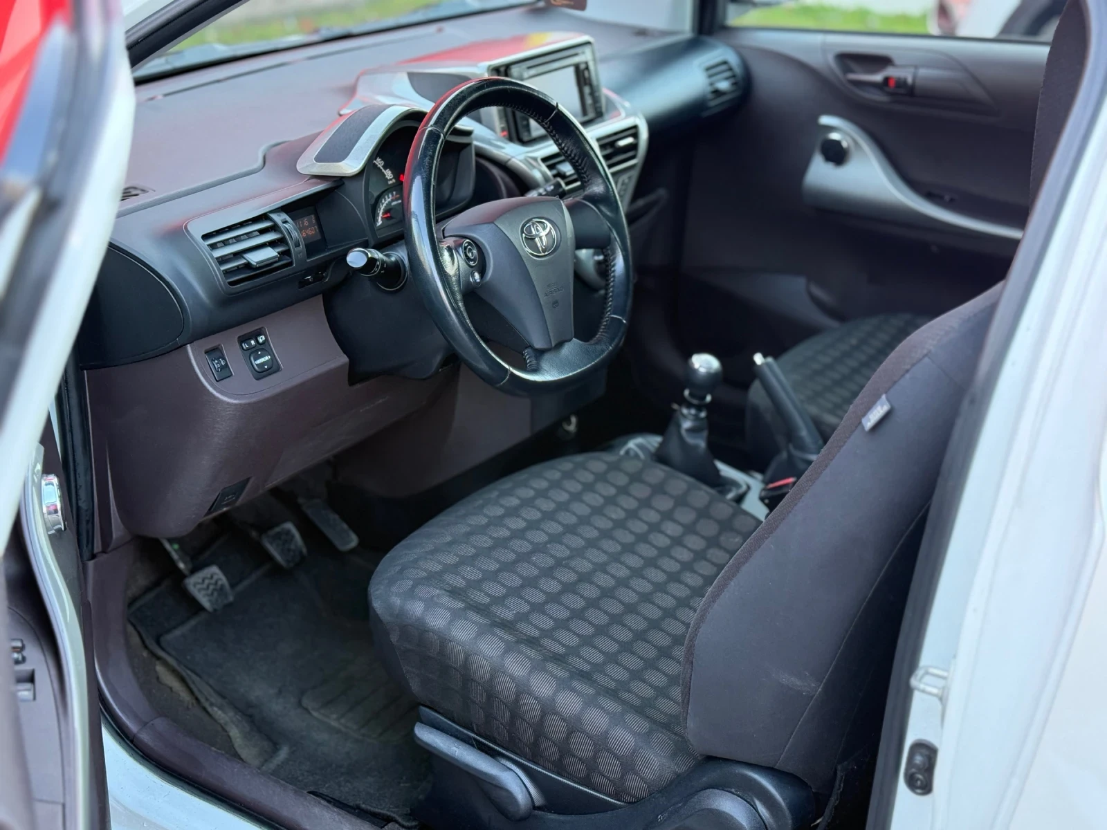 Toyota IQ | Mobile.bg � ����������� 8