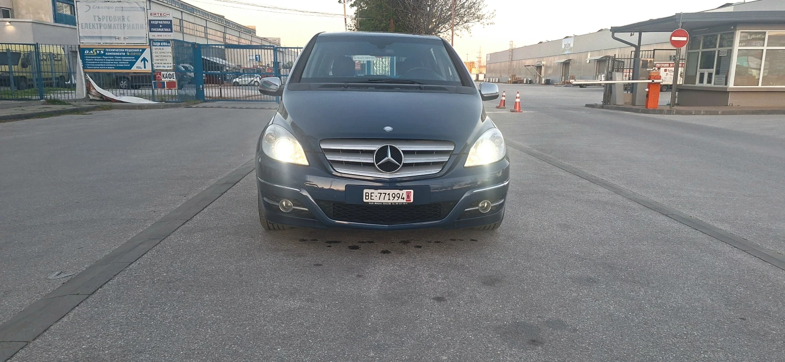 Mercedes-Benz B 200 200 Т.193 кс.Швейцария, снимка 2 - Автомобили и джипове - 54140693
