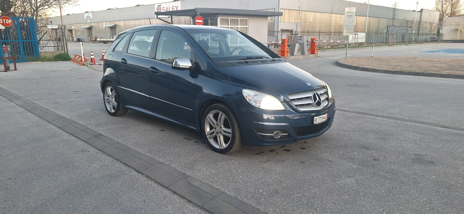 Mercedes-Benz B 200 200 Т.193 кс.Швейцария, снимка 3 - Автомобили и джипове - 54140693