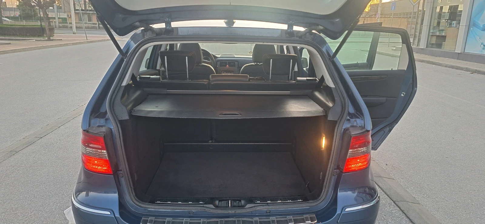 Mercedes-Benz B 200 200 Т.193 кс.Швейцария, снимка 15 - Автомобили и джипове - 54140693