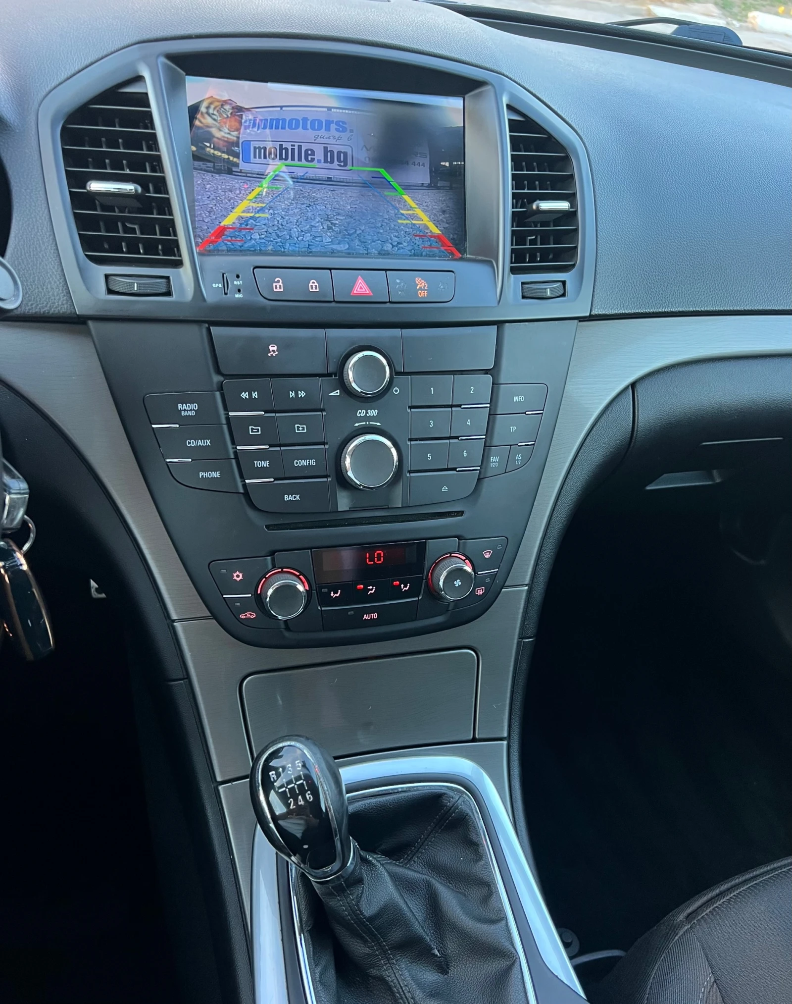 Opel Insignia 1.6i NAVI/SEDAN/KAMERA/6sk/KLIMATRONIK/UNIKAT, снимка 12 - Автомобили и джипове - 54155281