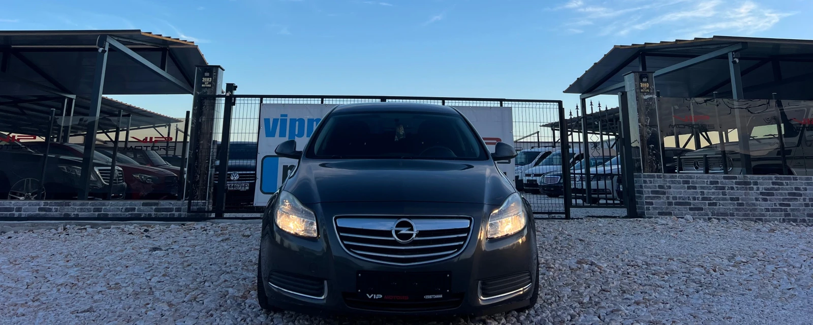 Opel Insignia 1.6i NAVI/SEDAN/KAMERA/6sk/KLIMATRONIK/UNIKAT, снимка 2 - Автомобили и джипове - 54155281