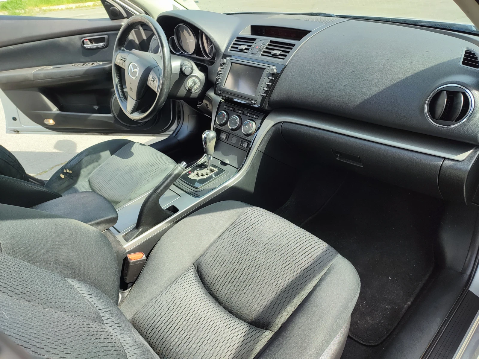 Mazda 6 2.0, снимка 13 - Автомобили и джипове - 54182292