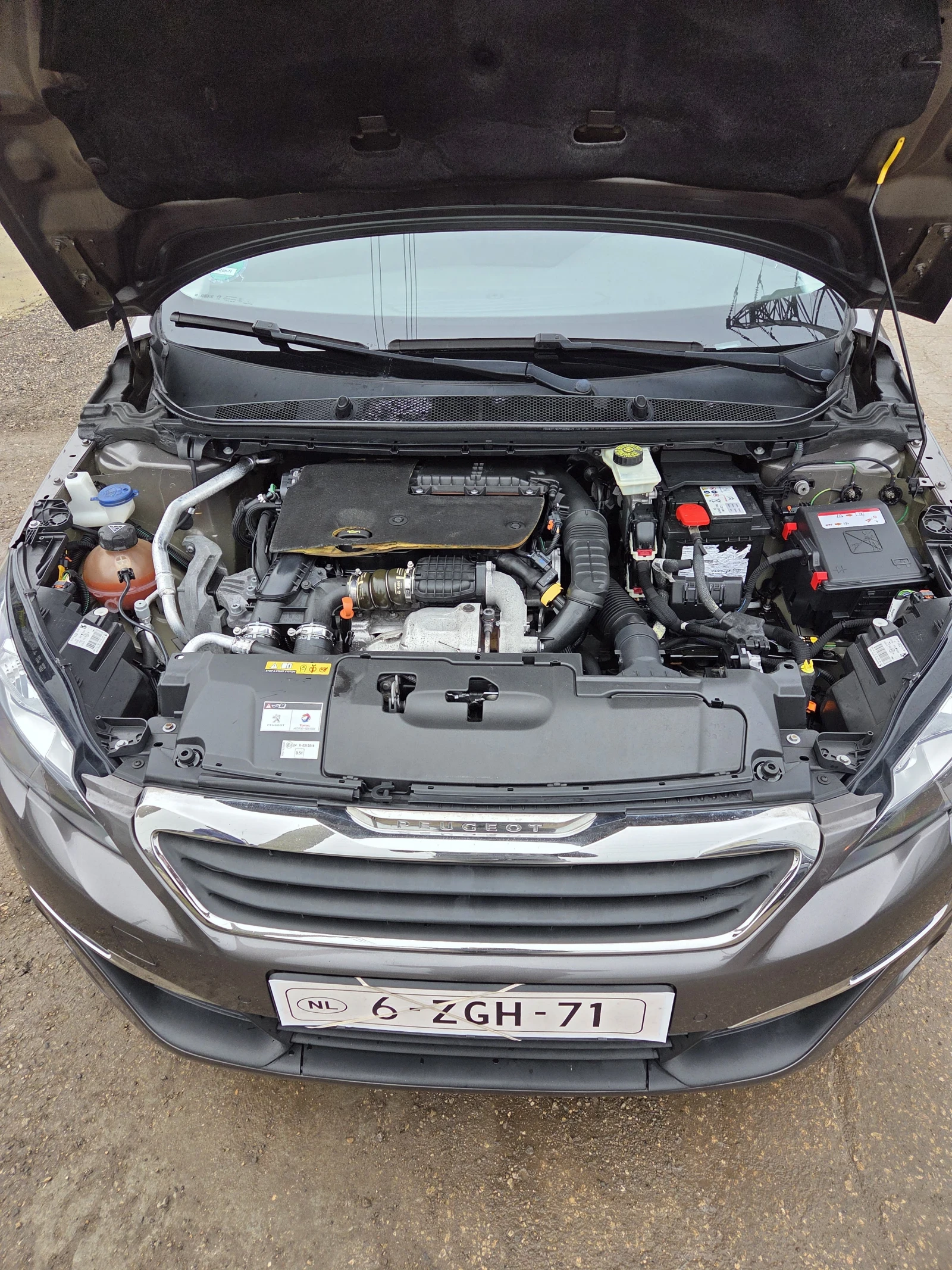 Peugeot 308 1.6 HDI, снимка 12 - Автомобили и джипове - 54209241