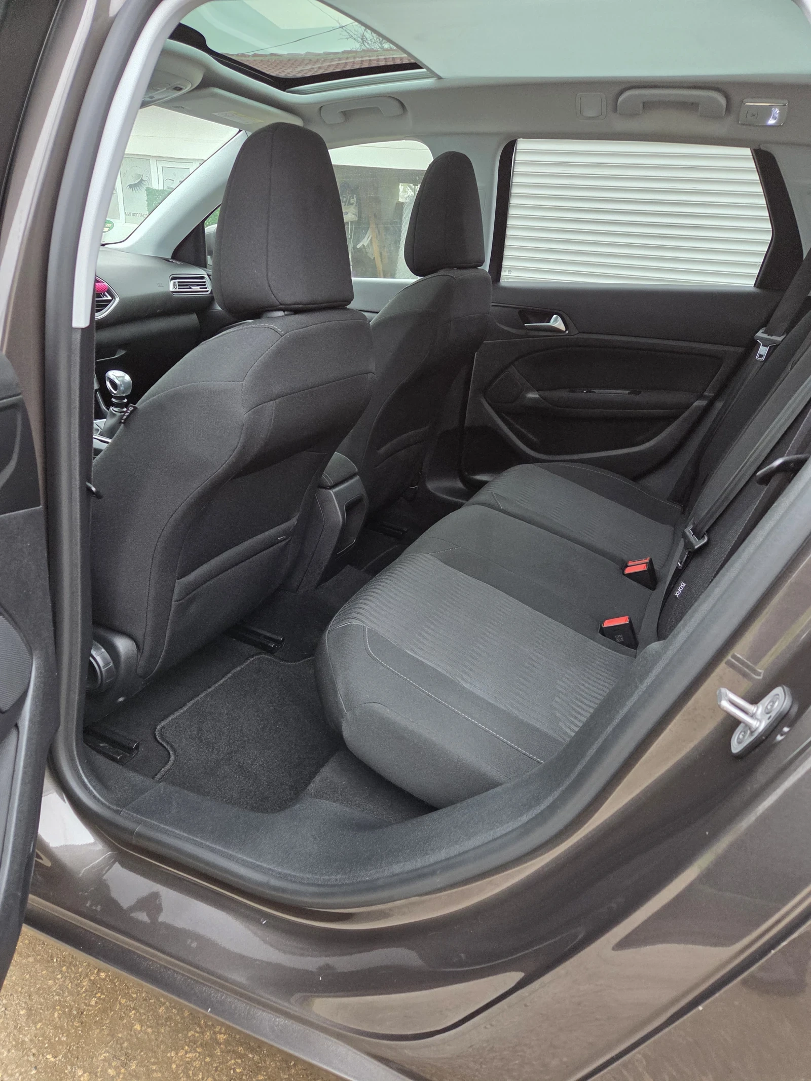 Peugeot 308 1.6 HDI, снимка 10 - Автомобили и джипове - 54209241