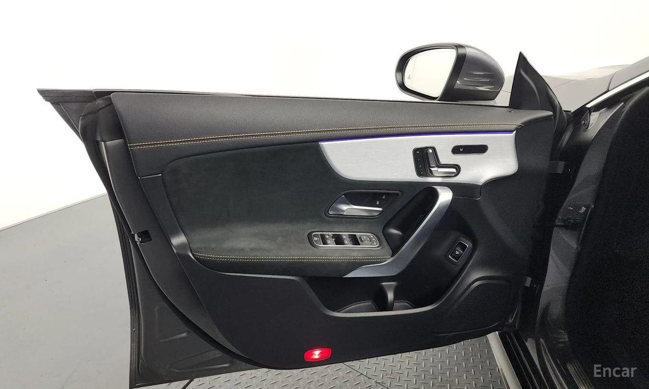 Mercedes-Benz CLA 45 AMG * S* 4MATIC* КОЖА* ПОДГРЕВ* ПАНОРАМА* КАМЕРА* HEAD, снимка 14 - Автомобили и джипове - 54488738