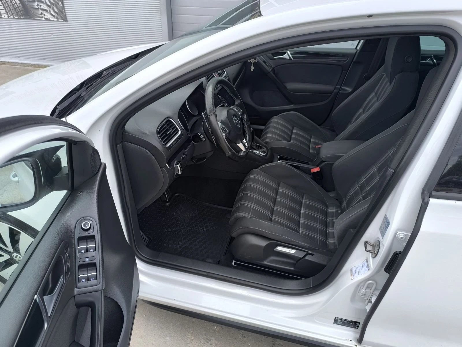 VW Golf 2.0 GTD, снимка 9 - Автомобили и джипове - 54495245