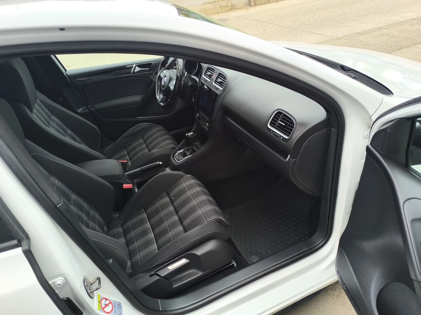 VW Golf 2.0 GTD, снимка 11 - Автомобили и джипове - 54495245