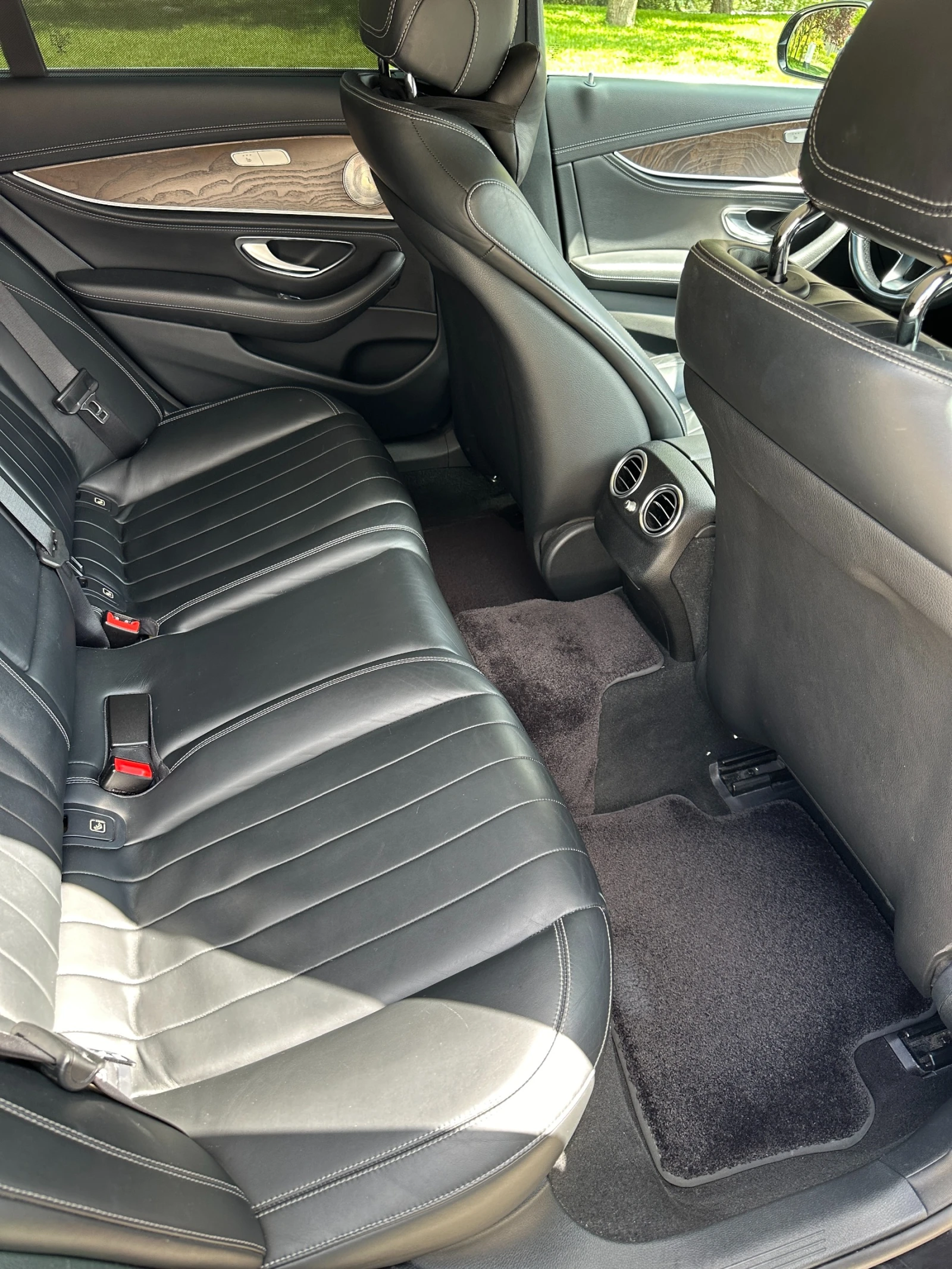 Mercedes-Benz E 220, снимка 8 - Автомобили и джипове - 54641965