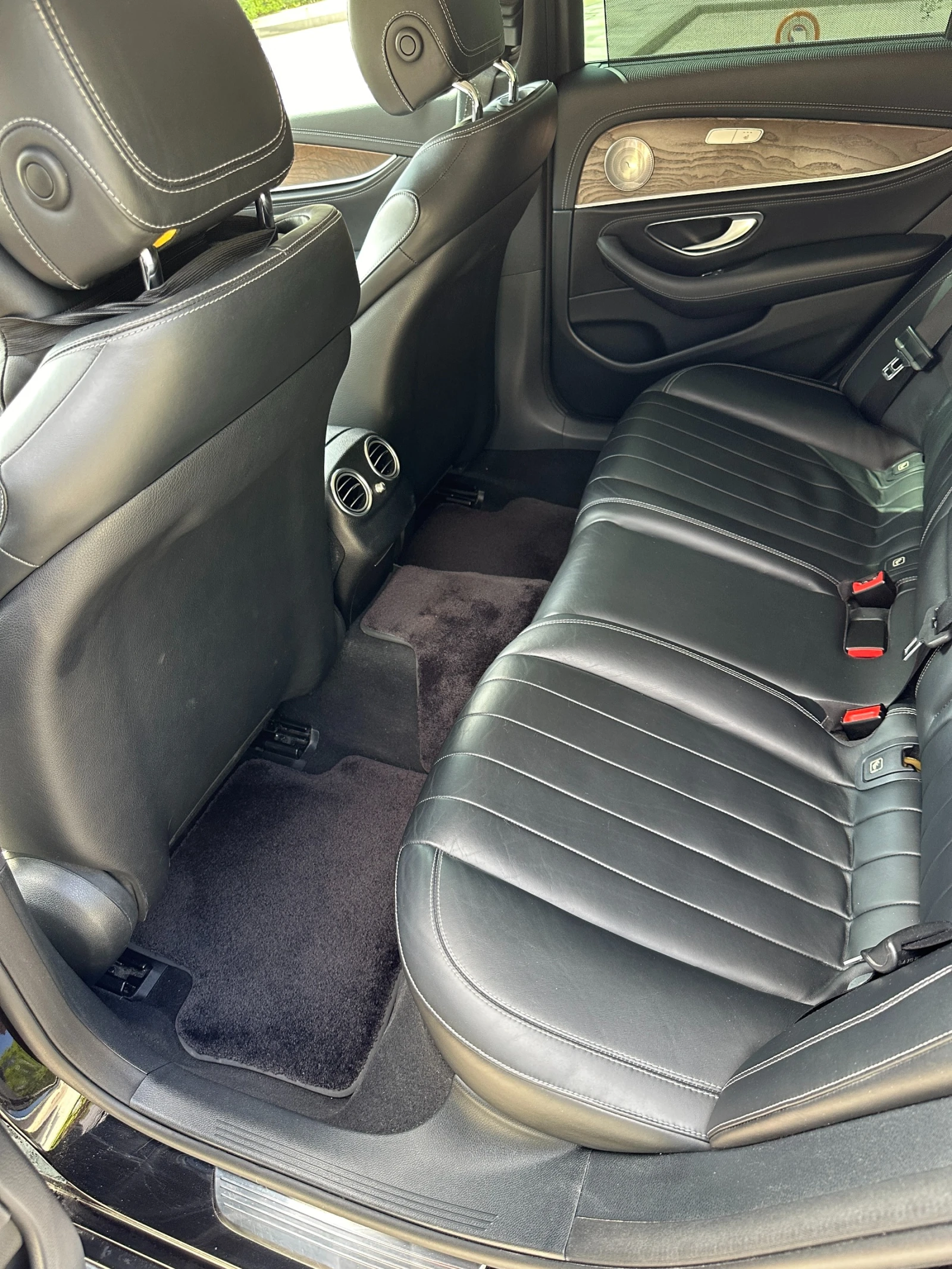 Mercedes-Benz E 220, снимка 13 - Автомобили и джипове - 54641965