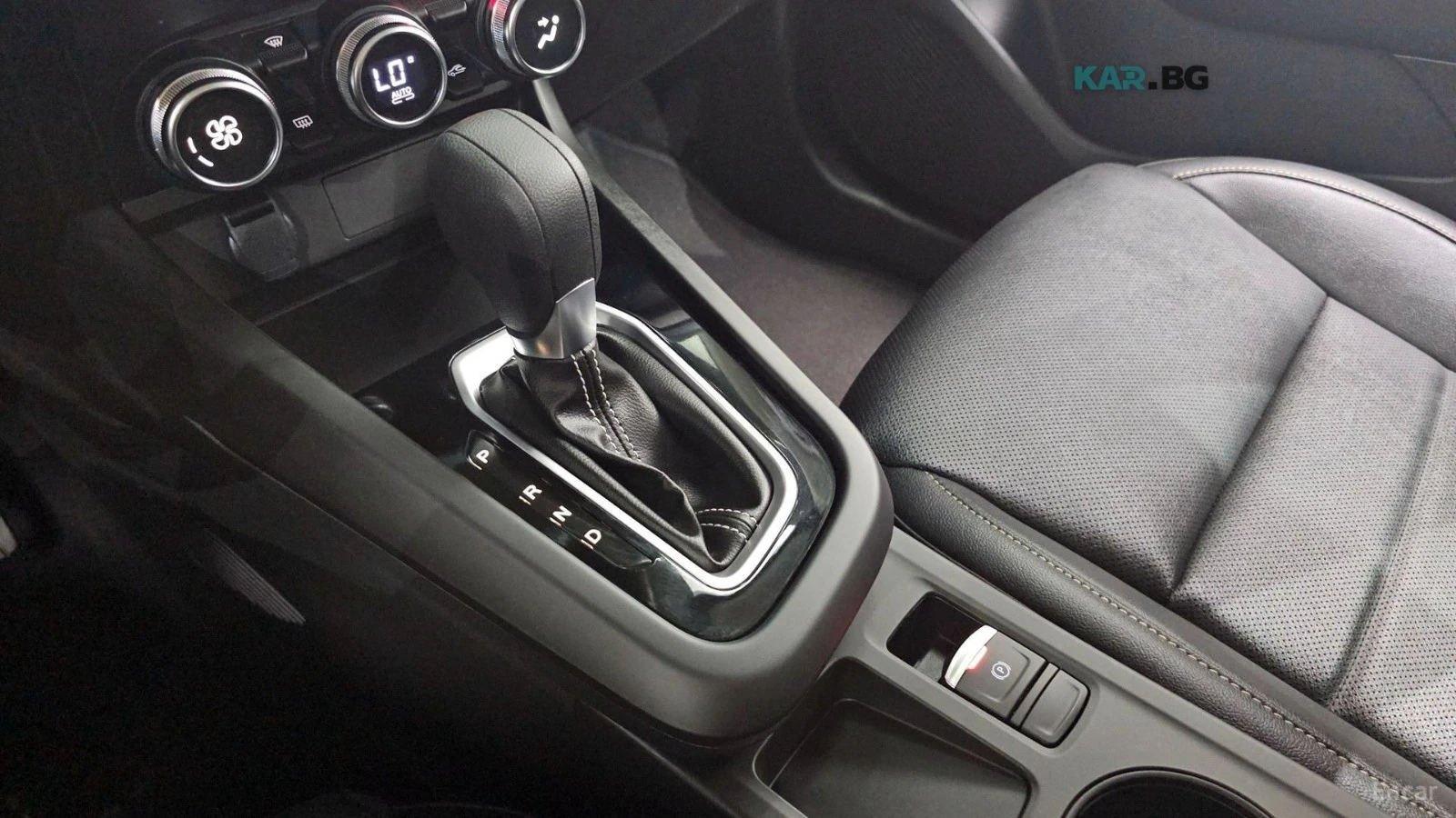 Renault Arkana * GTe* EVOLUTION* KEYLESS* Camera* ПОДГРЕВ* , снимка 9 - Автомобили и джипове - 55061270