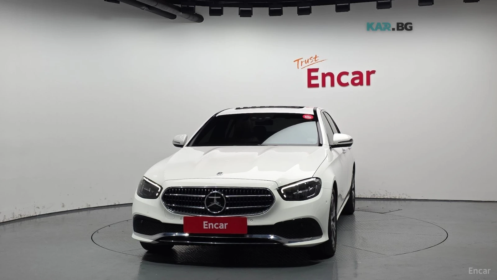 Mercedes-Benz E 250 * 360* ПАНО* KEYLESS* Camera* ПОДГРЕВ* , снимка 3 - Автомобили и джипове - 55404633