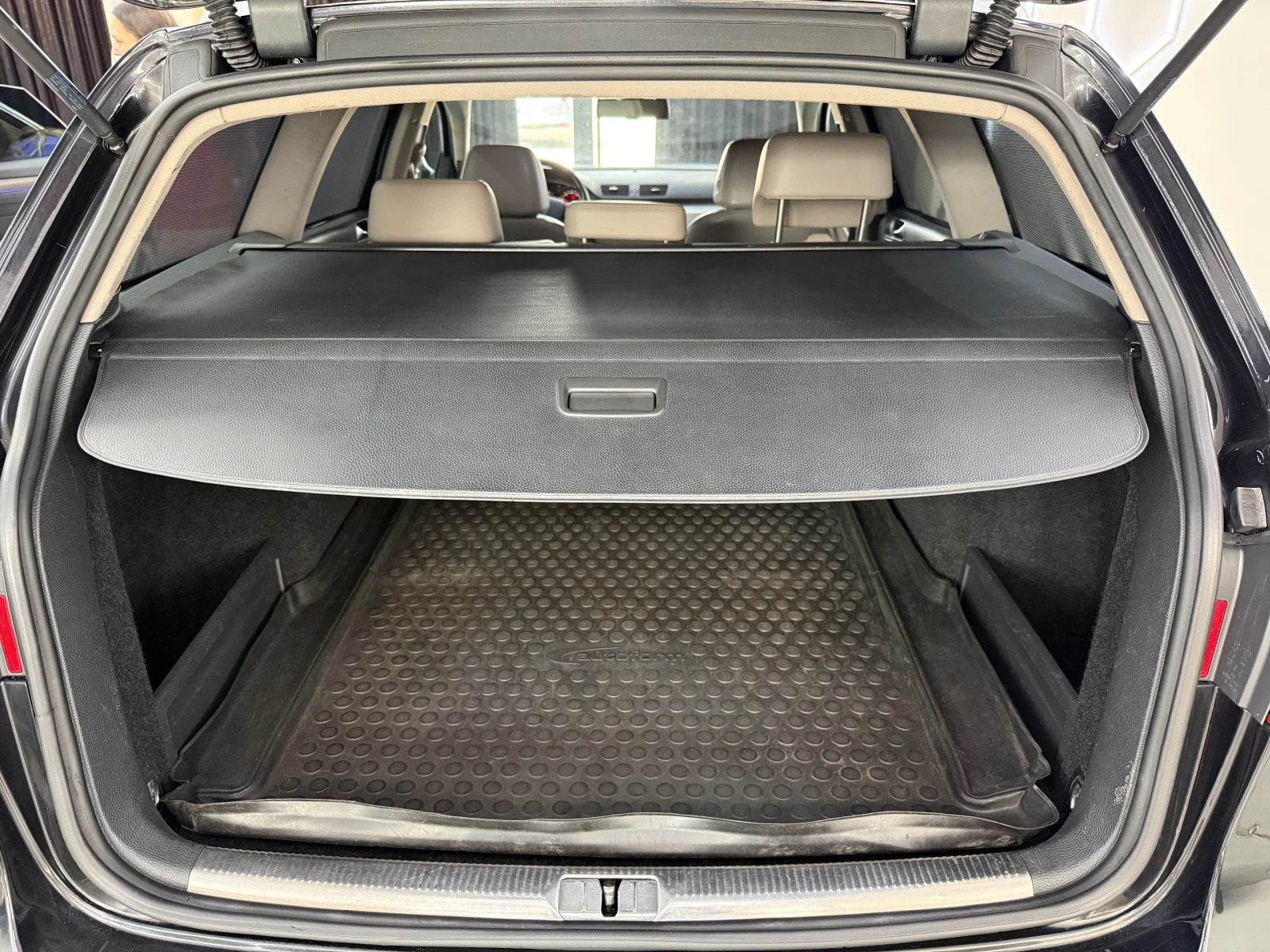 VW Passat 2.0TDI 170к.с. HIGHLINE, снимка 10 - Автомобили и джипове - 55578951