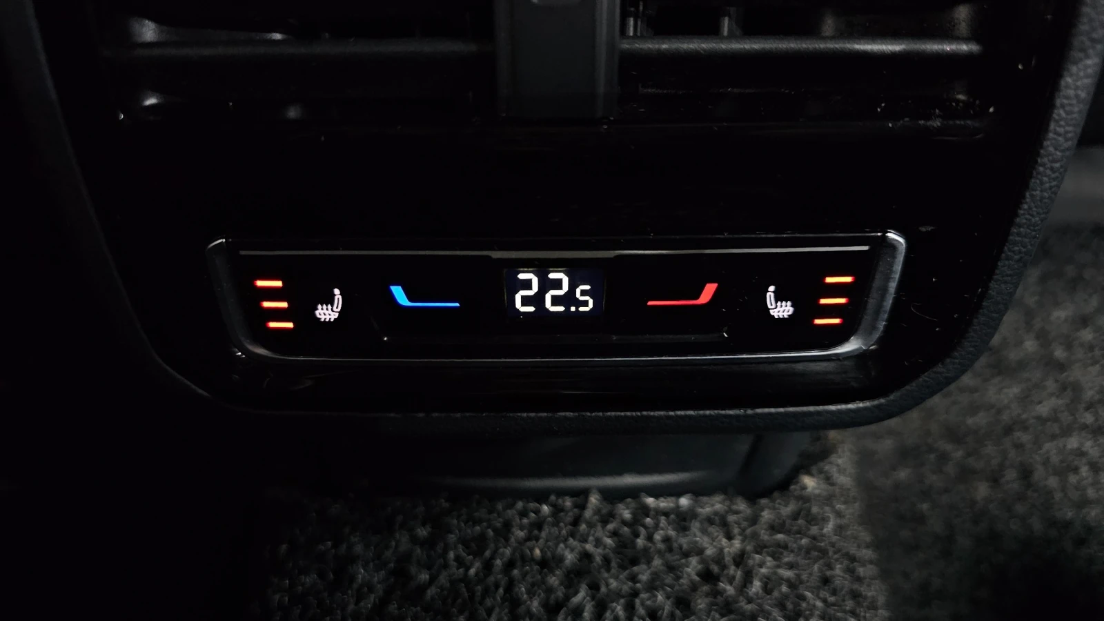 VW Arteon 2.0 TDI R-Line 4Motion, снимка 14 - Автомобили и джипове - 55635363