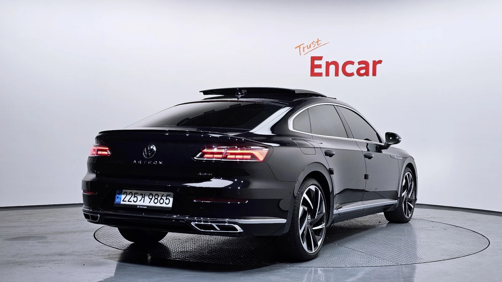VW Arteon 2.0 TDI R-Line 4Motion, снимка 2 - Автомобили и джипове - 55635363