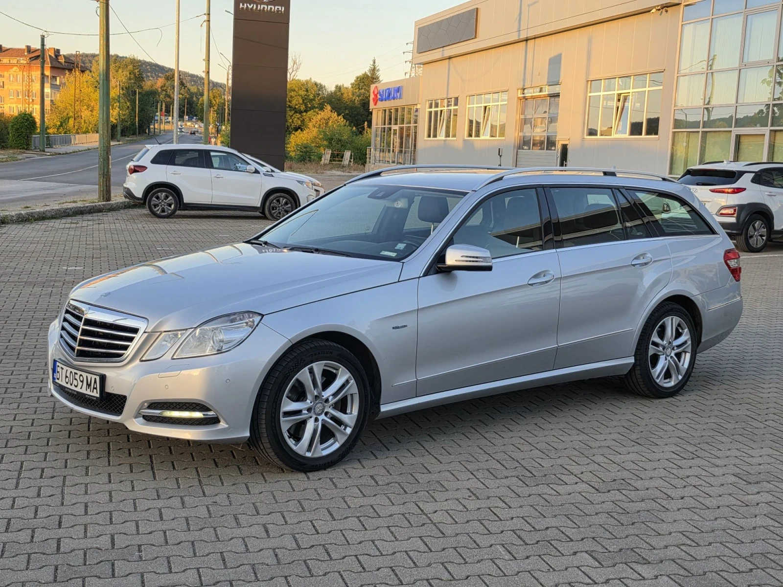 Mercedes-Benz E 350 AVANGARDE/4MATIC/, снимка 8 - Автомобили и джипове - 55981606