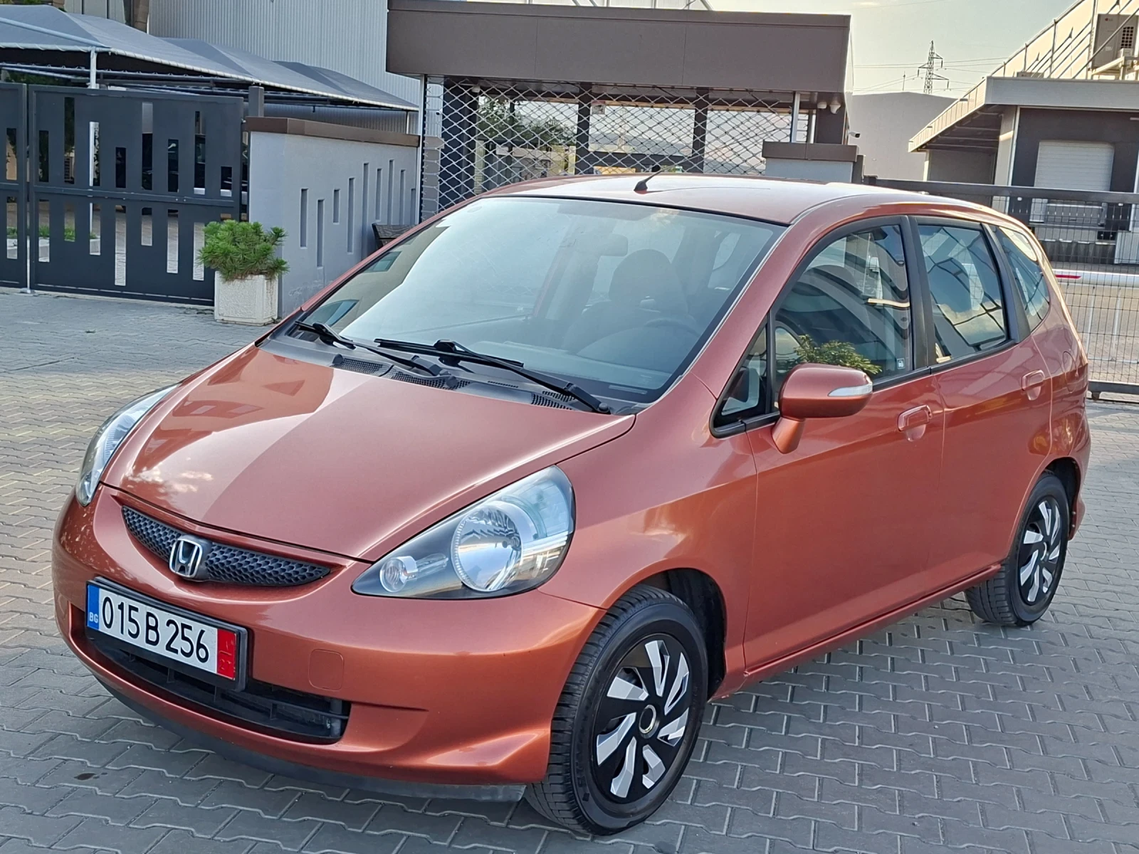 Honda Jazz 1.4i* (83кс)* FACELIFT* НОВ ВНОС* , снимка 3 - Автомобили и джипове - 56059133