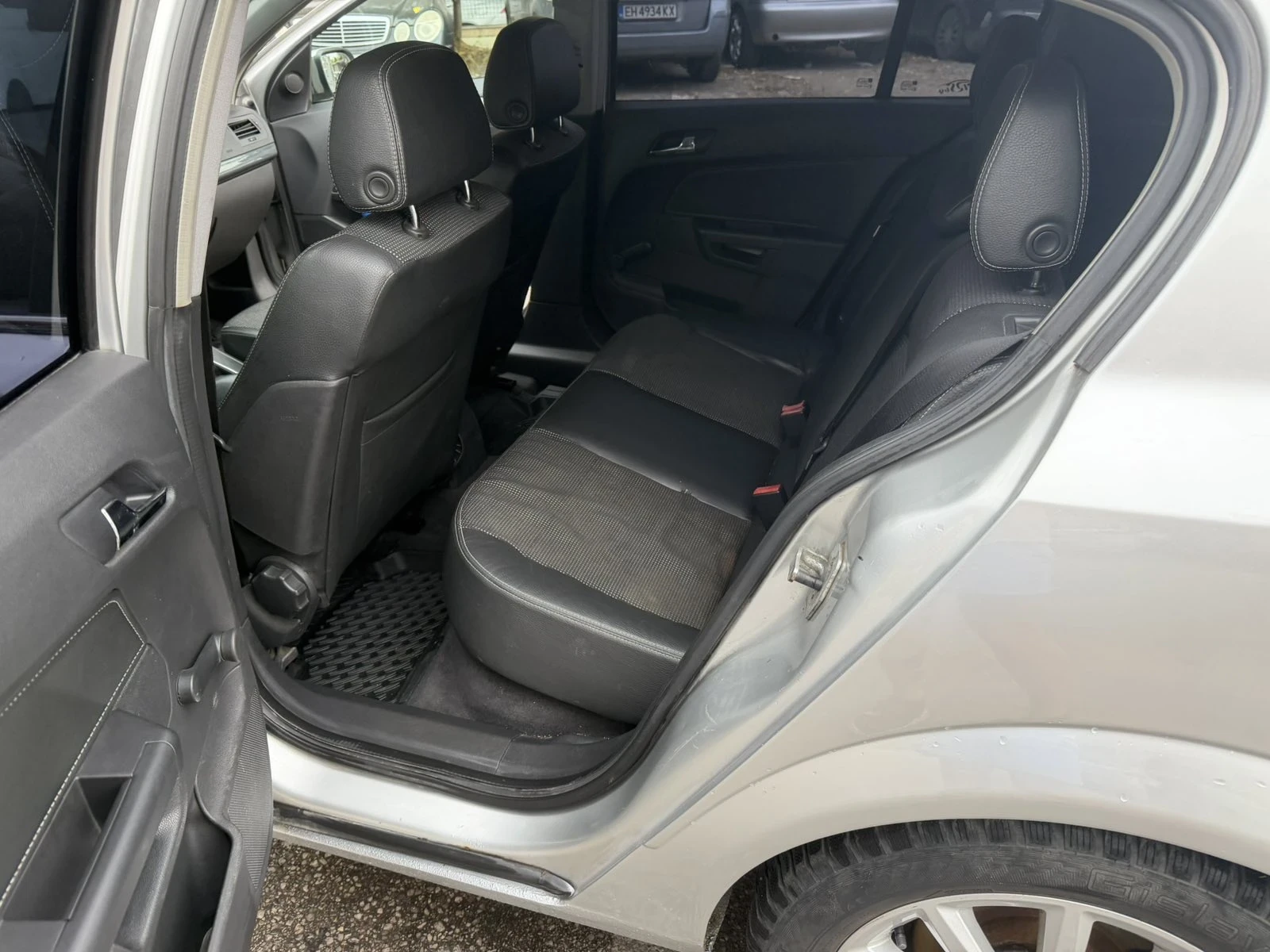 Opel Astra H, снимка 8 - Автомобили и джипове - 56450582