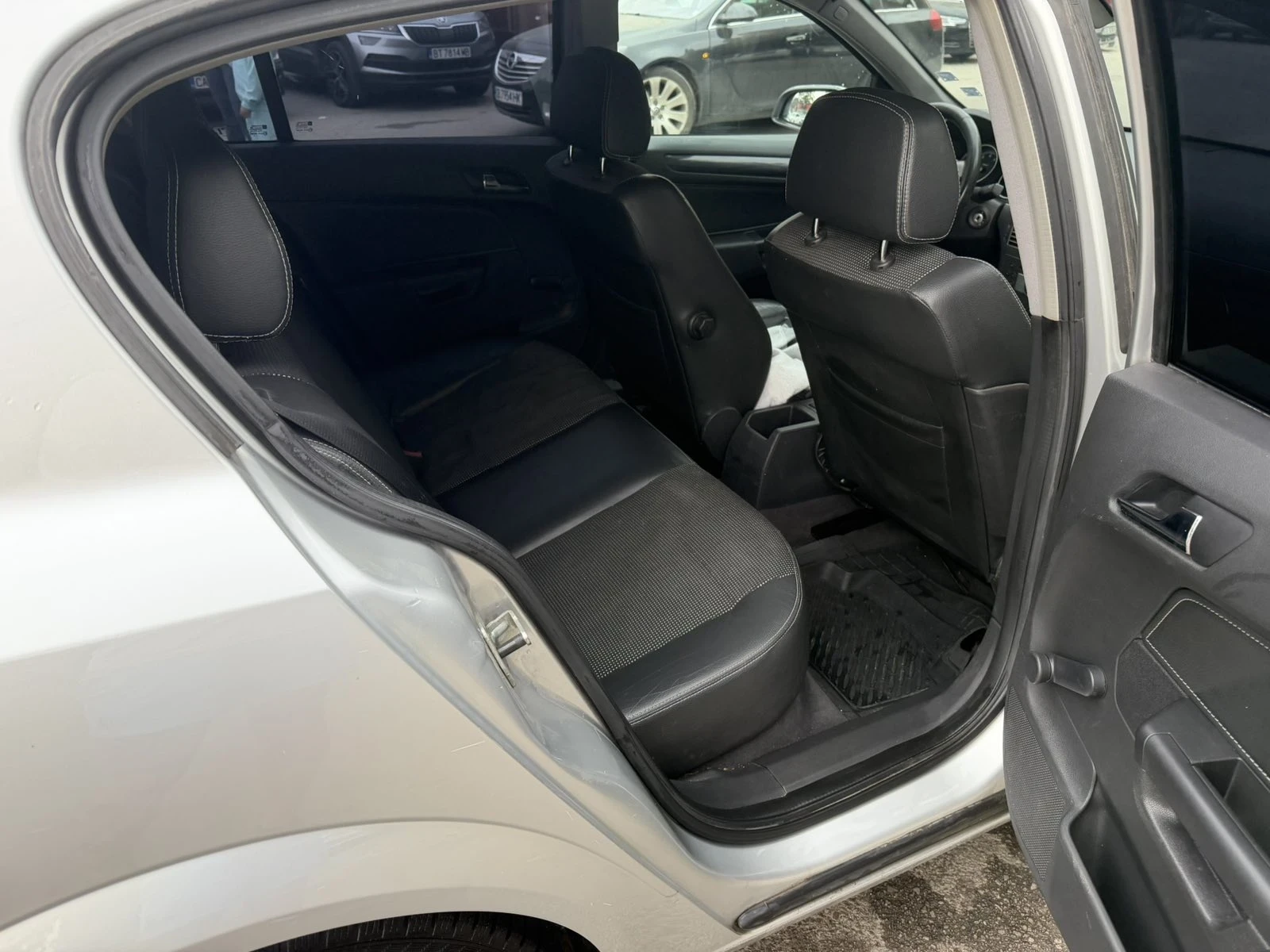 Opel Astra H, снимка 7 - Автомобили и джипове - 56450582