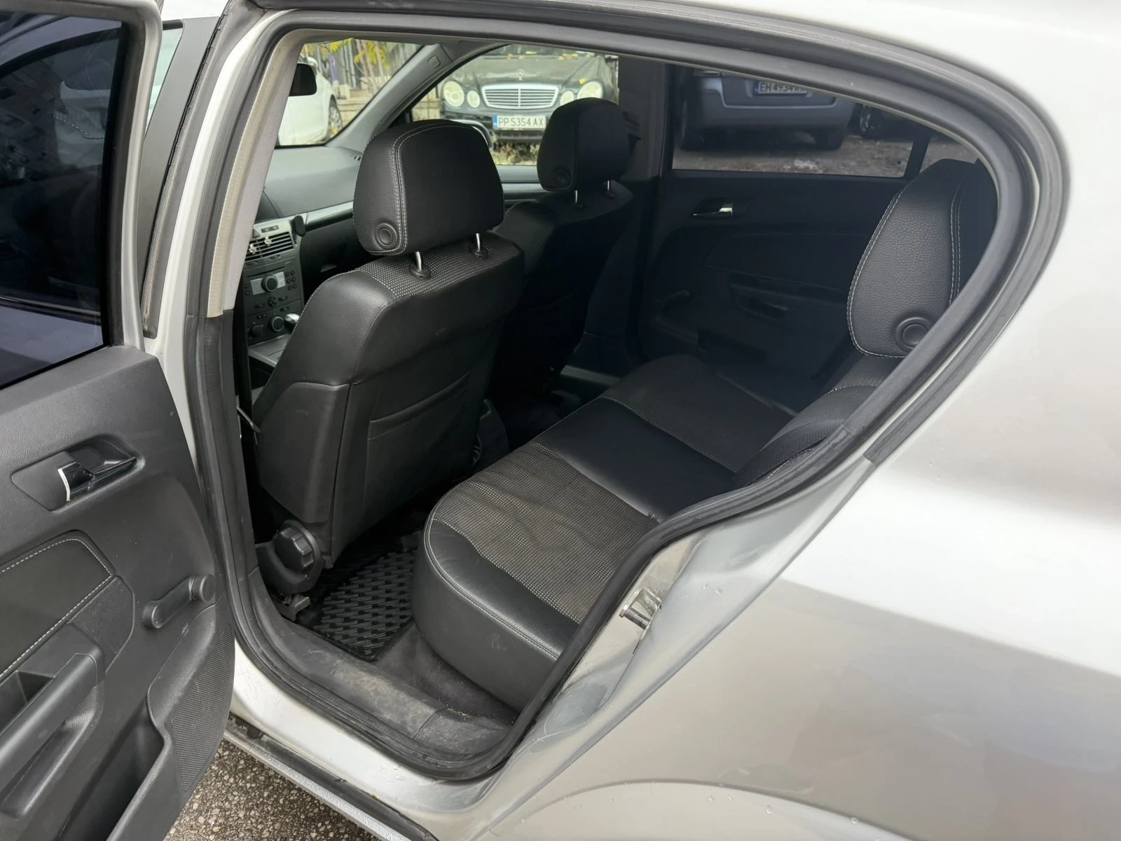Opel Astra H, снимка 6 - Автомобили и джипове - 56450582