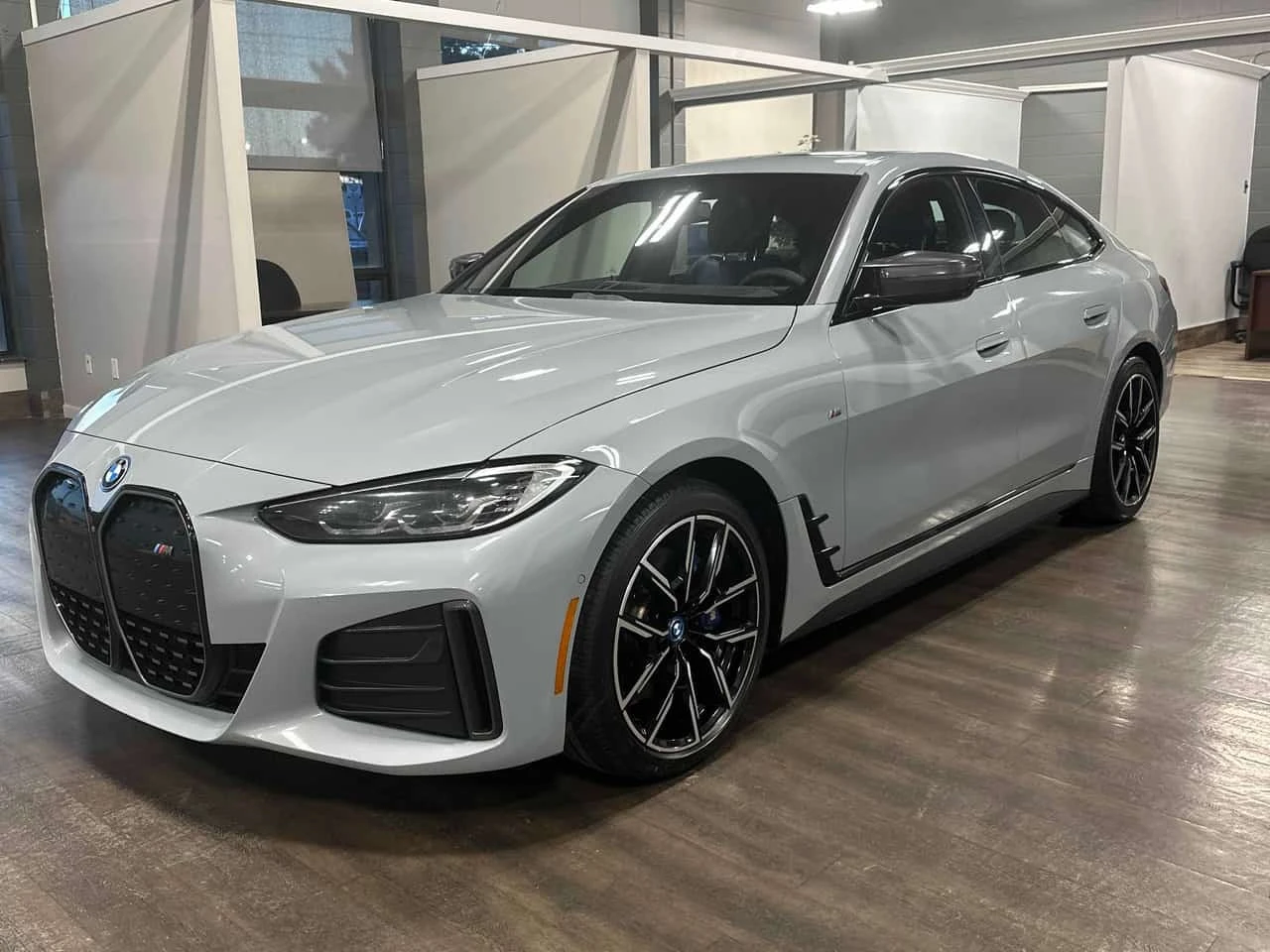 BMW i4 * M50 xDrive * АВТОКРЕДИТ БЕЗ ПЪРВОНАЧАЛНА ВНОСКА*