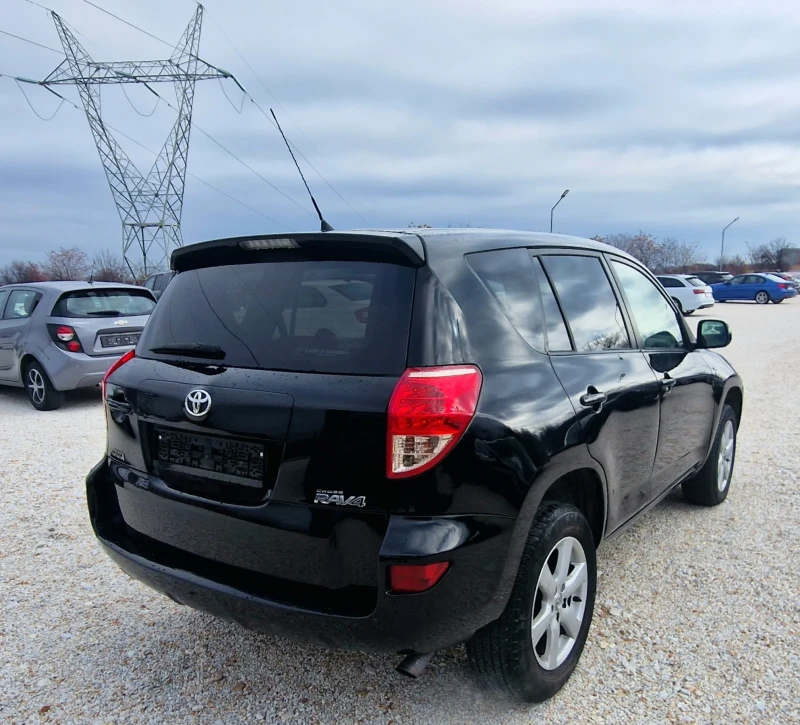 Toyota Rav4 2.2D4D/4X4/136K.C/ПЕРФЕКТНА, снимка 3 - Автомобили и джипове - 48455653