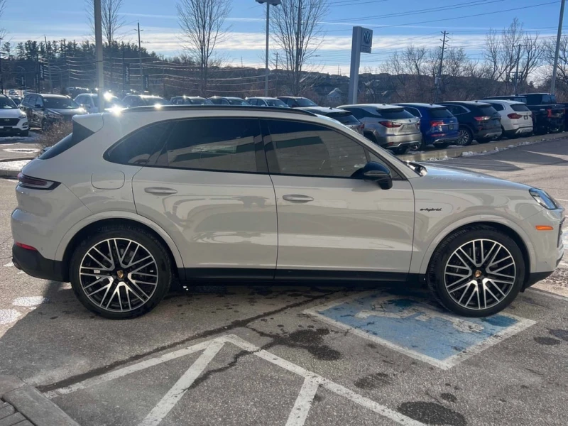 Porsche Cayenne * E Hybrid * CARFAX * БЕЗ ПЪРВОНАЧАЛНА ВНОСКА, снимка 3 - Автомобили и джипове - 52904838