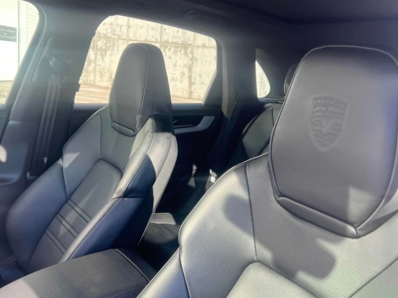 Porsche Cayenne * E Hybrid * CARFAX * БЕЗ ПЪРВОНАЧАЛНА ВНОСКА, снимка 13 - Автомобили и джипове - 52904838