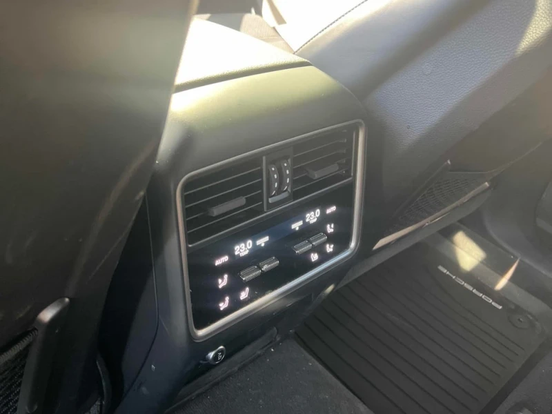 Porsche Cayenne * E Hybrid * CARFAX * БЕЗ ПЪРВОНАЧАЛНА ВНОСКА, снимка 14 - Автомобили и джипове - 52904838