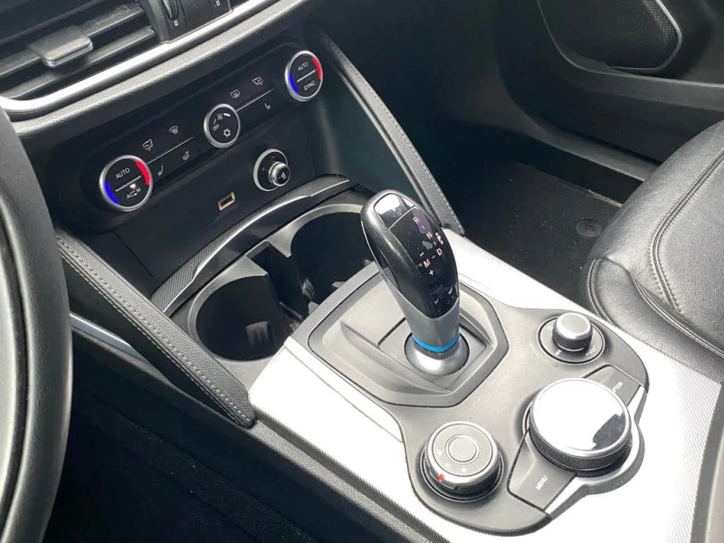 Alfa Romeo Stelvio Sport AWD* MEMORY* KEYLESS* ПОДГРЕВ* , снимка 9 - Автомобили и джипове - 53493223