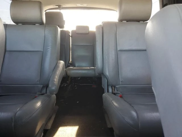 Toyota Sequoia 5.7L 8 Rear-wheel drive - изображение 3