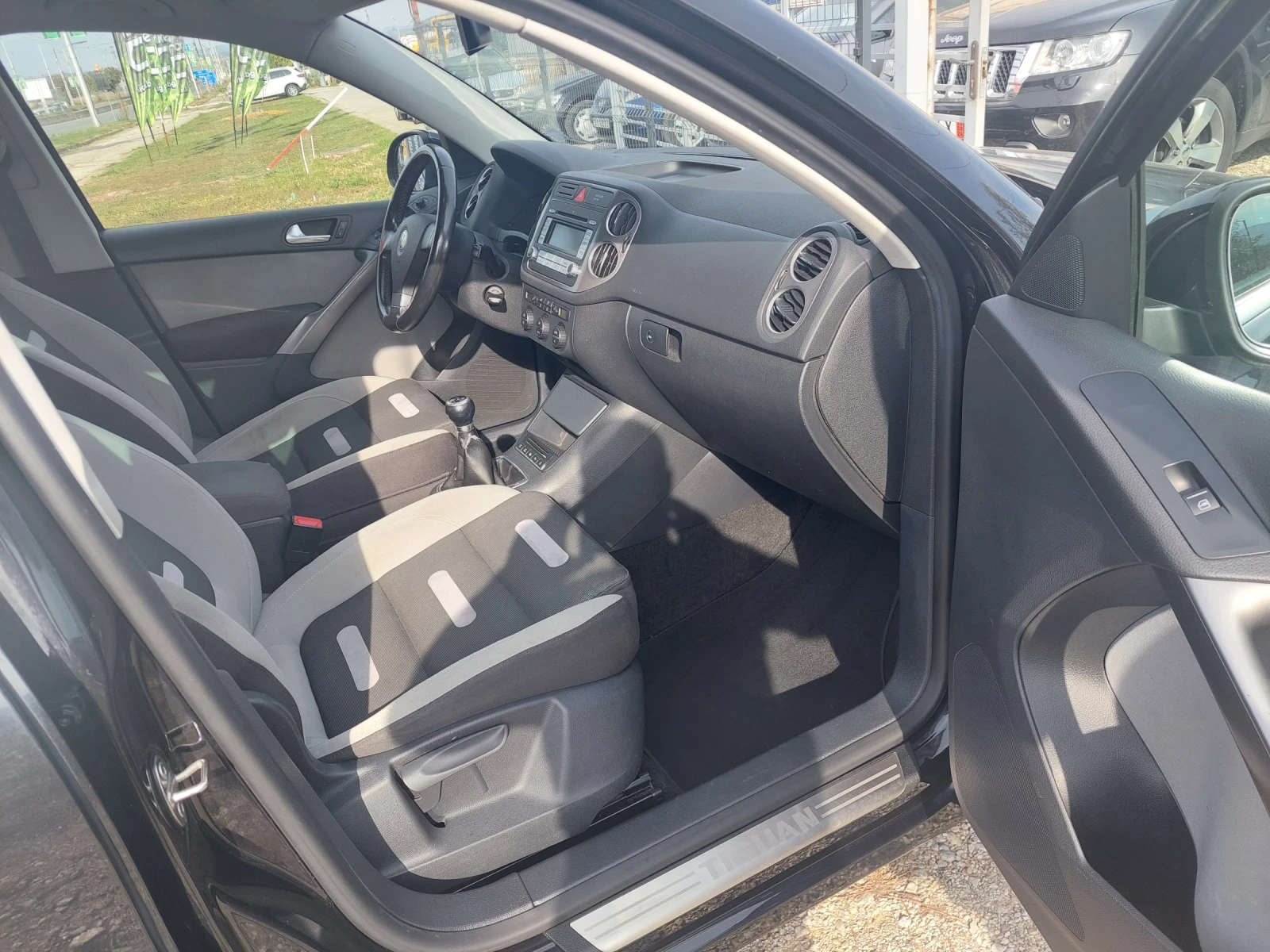 VW Tiguan 2.0tdi 4х4  140ps  | Mobile.bg — изображение 11